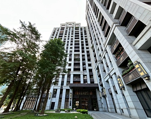 青埔A19【華爾道夫I期】三房雙車⭐47坪大空間⭐ - Image 1