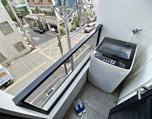 🌟東海商圈近西屯路三段🌟全新裝潢、獨洗曬、木質地板🌟 - Image 8