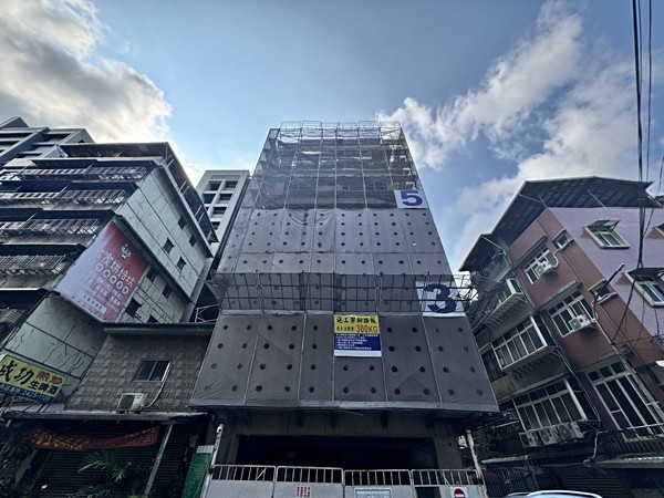 仁人愛二