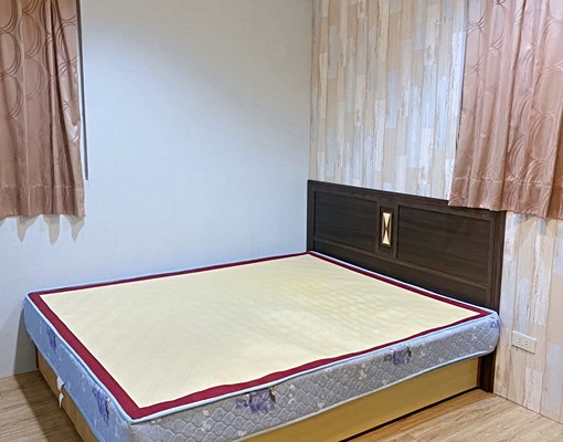 淡水捷運站5分鐘全新裝潢系統櫃變頻冷氣套房7500 - Image 3