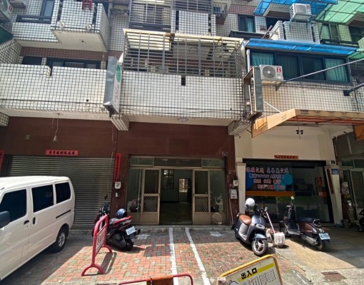南屯站星巴克向心路/透天店面1～4樓五房可停四台車/可辦公室 - Image 2