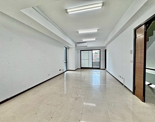 沛沛~自由黃昏市場三角窗金店面整棟 - Image 15