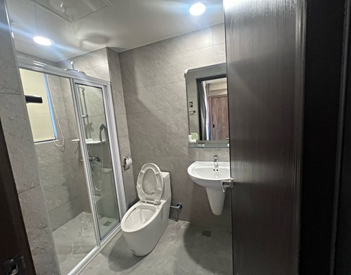 視野極佳/全新大套房/富台國小/50吋大電視 - Image 4