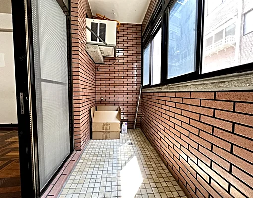天母中山北靜巷|40坪三房三樓|中庭花園|管理完善社區 - Image 5