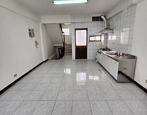 ~巨蛋/漢神/洲際棒球場旁十四期5樓大坪數透天/倉庫有平車~ - Image 4