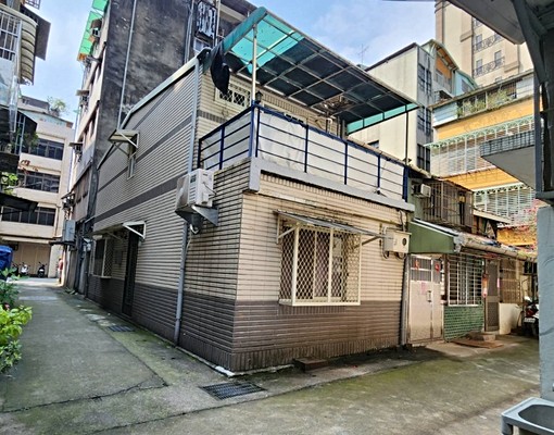 💢租補西門捷運💢獨立套房家具電全一年新💢家樂福正後面 - 591租屋網 - Image 1