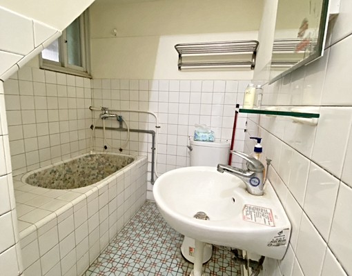 住進時光裡‧台南老屋透天近成大4房可租補 - Image 9