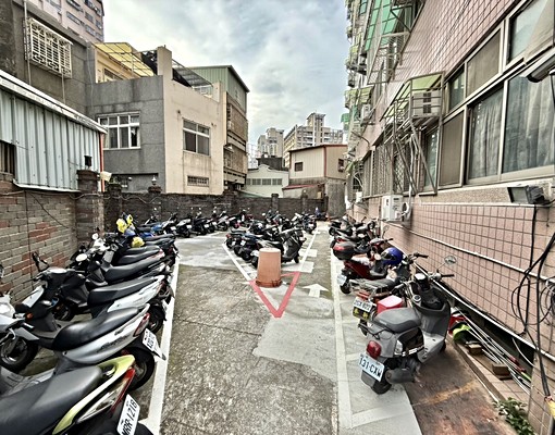 興大前可租補免仲介費套房 - Image 6