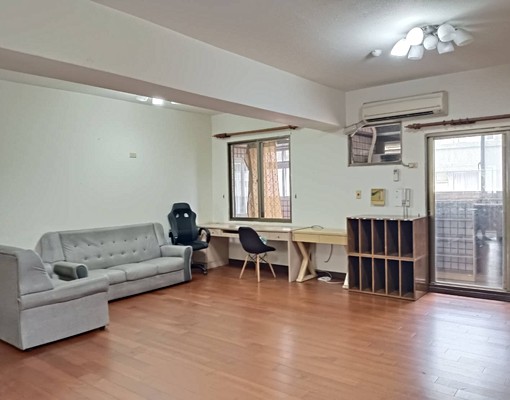 🏡五期文心捷運三房+平車優質社區出租 - Image 1