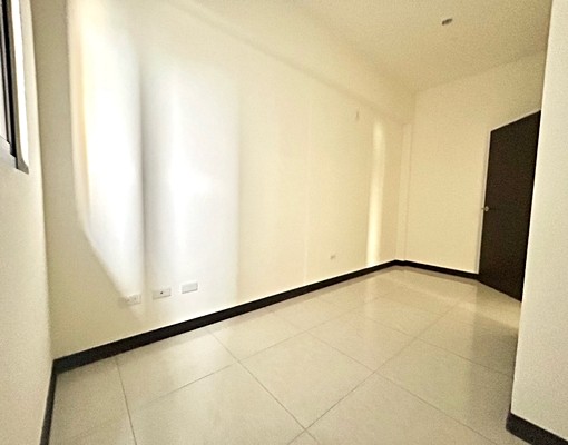 職業不限-大降價-新社全新電梯透天 - Image 8