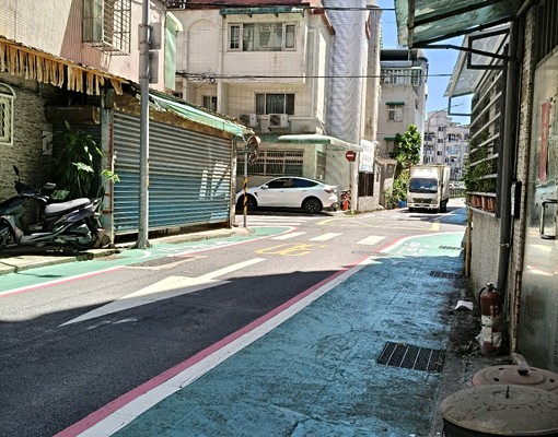 東湖國中靜巷優質一樓 - Image 1