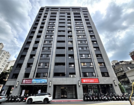 大安~忠孝復興雙捷運高樓層全新裝潢電梯二房 - Image 2