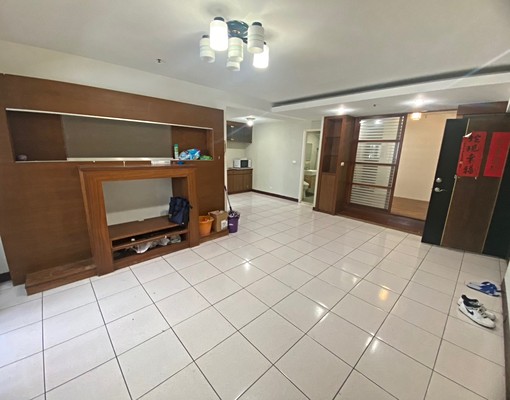 大勇國小崇倫國中旁/重新整修大四房/可貓可租補/空屋 - Image 4