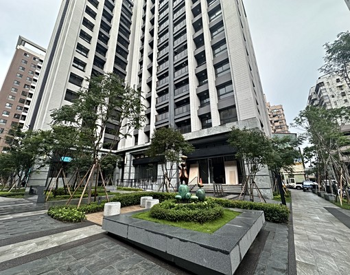 新成屋兩衛浴平面車位社宅可租補 - Image 9