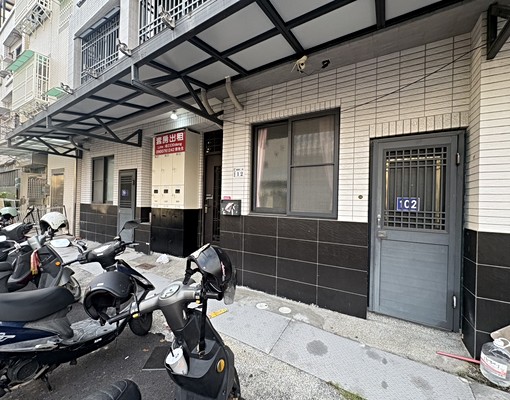 一樓獨立出入口，面大馬路，可工作室，汽車停車不便利 - Image 10