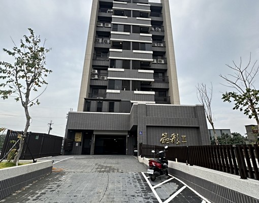 可租補，近青埔，全新完工， - Image 1