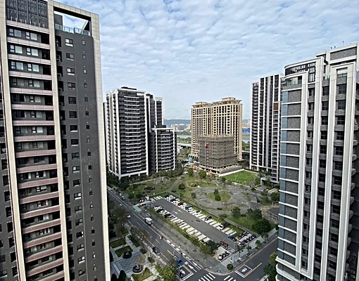 小吳租屋<帝國花園高樓景觀3房車> - Image 1