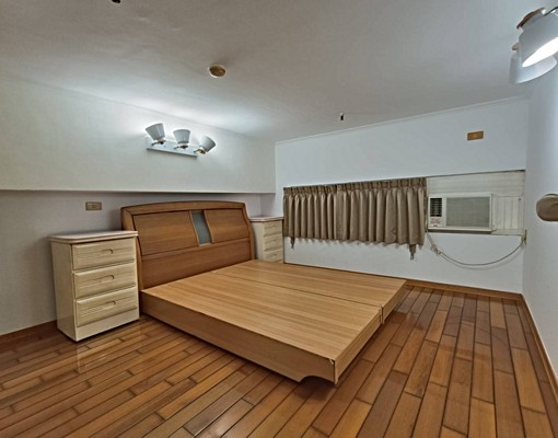 🏠英郡A區｜屋況佳採光優｜夾層屋空間大｜交通生活皆便利 - Image 5