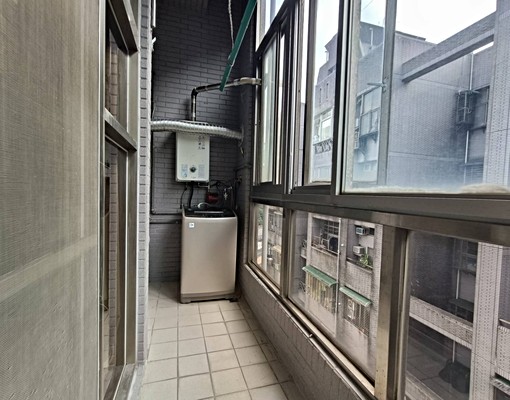 🏠英郡A區|屋況佳採光優|夾層屋空間大|交通生活皆便利 - Image 9