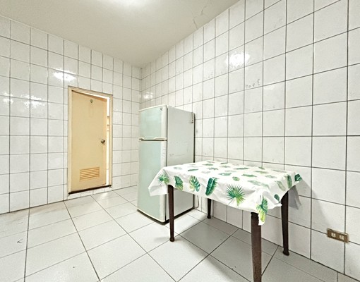 捷運幸福站/可租補/近思賢國小公寓大套房 - Image 5