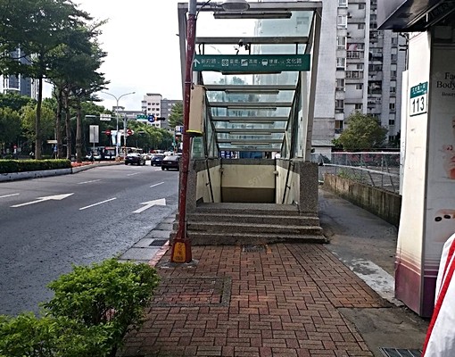 板橋捷運！就在對面🧡黃金３樓．另有２樓🧡中信琦臻 - Image 4