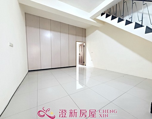 超俗透天可辦公室🌟適合外包工程行🌟有冷氣適合有自己的家具 - Image 4
