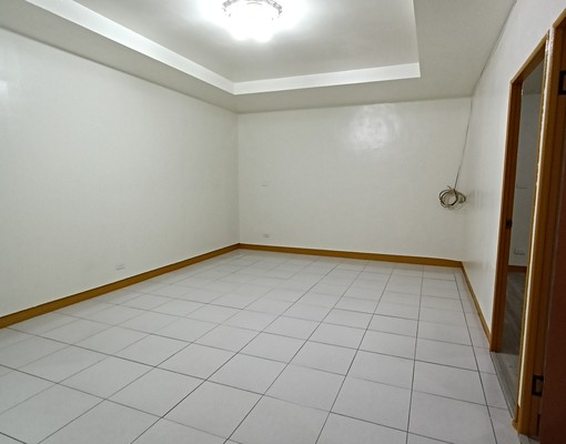 三民街近忠孝路低樓4房全新整理附冷氣廚具(可租補) - Image 3