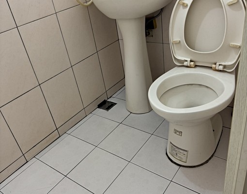社區大樓優質分租雅房/包水費管理費/男女性 - Image 4