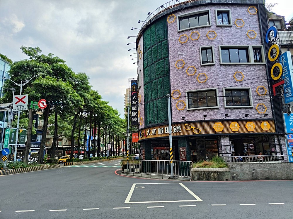 附近街景照