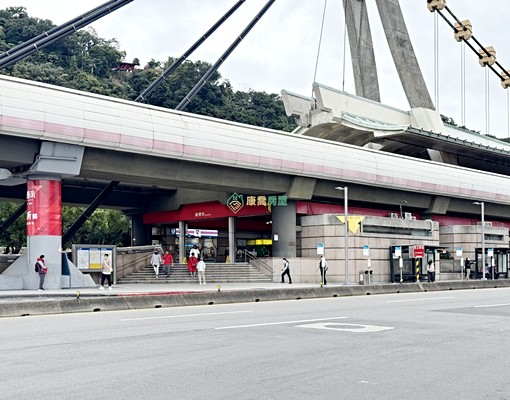 劍潭站💖士林夜市商圈💖4+1房機能優💖採光佳大空間 - Image 1