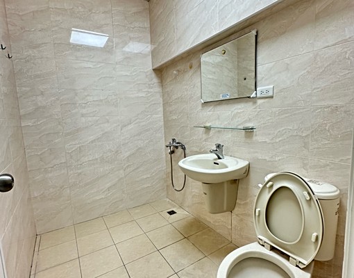 仁美國小💖有客廳💥臨路大陽台獨洗曬🎄12坪大套房 - Image 7