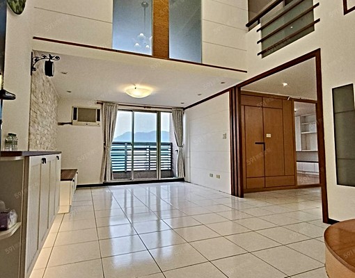 【me時代】🏠挑高樓層3+1房（有車位，費用另計）~洽旭微 - Image 1