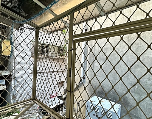 西門站/採光套房/低樓層免爬高/窗台曬衣/獨立電表/屋況優 - Image 5