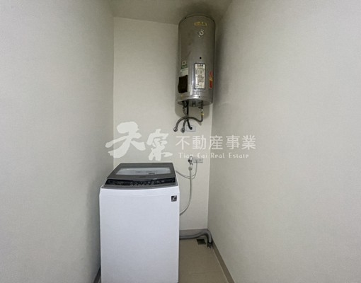 租-近輕軌籬仔內站翻新整棟透天全屋全新翻新及傢俱：水電、地 - Image 3