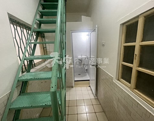 租-近輕軌籬仔內站翻新整棟透天全屋全新翻新及傢俱：水電、地 - Image 14