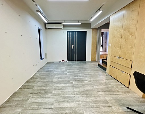 住商金仕曼🌟獨棟透天，一二樓加蓋三樓，漂亮屋況🏠方便看屋 - Image 1