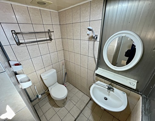 西區超便宜💕多間可選💕陽台獨洗💕鄰近勤美 - Image 9