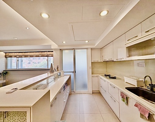 東區市中心❗忠孝敦化走路兩分鐘、整面採光✨雙捷運超方便🏡 - Image 3