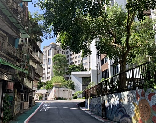 吳興街公車總站獨立套房 - Image 1