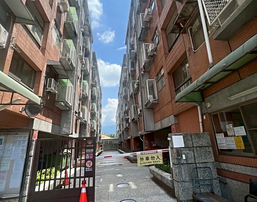 優質屏科大哈佛套房 - Image 1