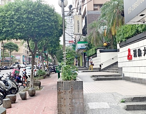 可租屋補助大有路寶雅旁~採光套房全新鐵窗 - Image 10