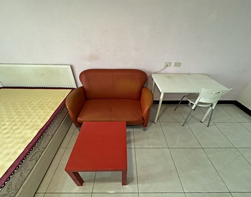 有陽台，近展演館慈文國中獨立大套房 - Image 3