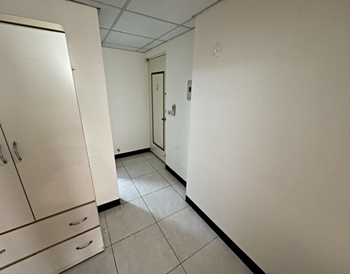 有陽台，近展演館慈文國中獨立大套房 - Image 6