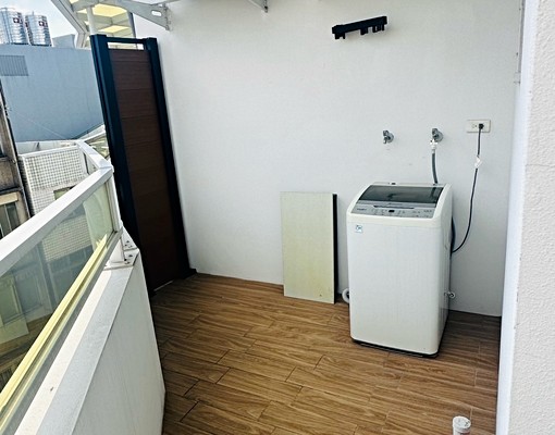 中壢火車站|稀有大露台13坪、電梯獨立套房|步行一分鐘火車站 - Image 10