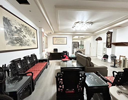 可報稅租補公證!正市區精選兩房!超大空間獨立一樓/門口停車 - Image 2