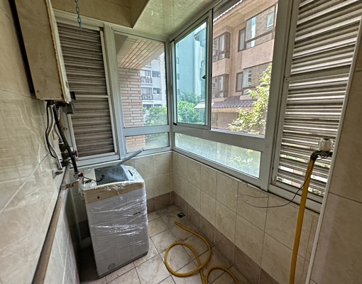 大有路~指名度社區巴黎學院~三房車前後陽台 - Image 12