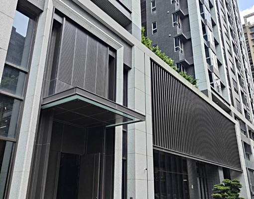 靠汐止行政中心新興路車位出租 - Image 1