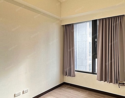 陽光可灑進來,全室木地板,系統櫃。溫馨2房含車管 - Image 8