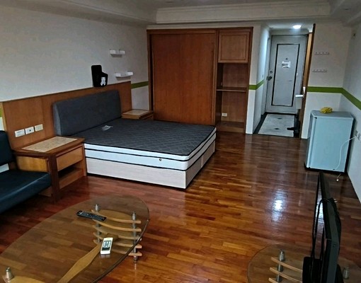 12坪大套房一房一廳一廚乾溼衛浴 - Image 1