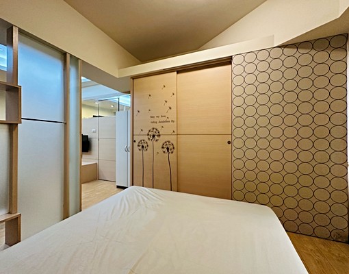 龍安商圈/輝煌世紀大套房車/可租補 - Image 4